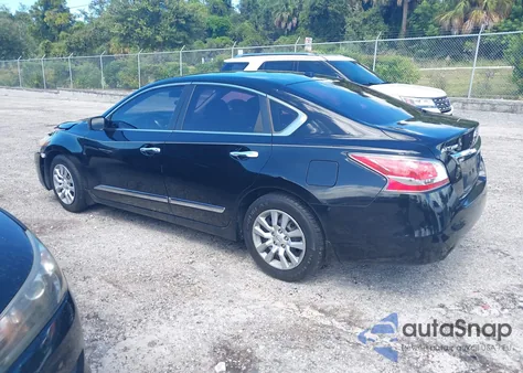 2015 Nissan Altima 2.5 S z USA, uszkodzony, nr VIN 1N4AL3AP8FC111563